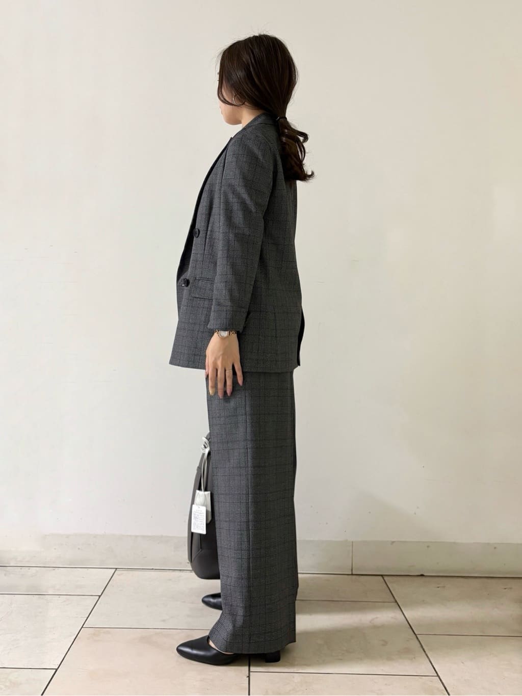 kahoさんの「INDIVI｜【褒められパンツ】ワンタックワイドパンツ」を使ったコーディネート