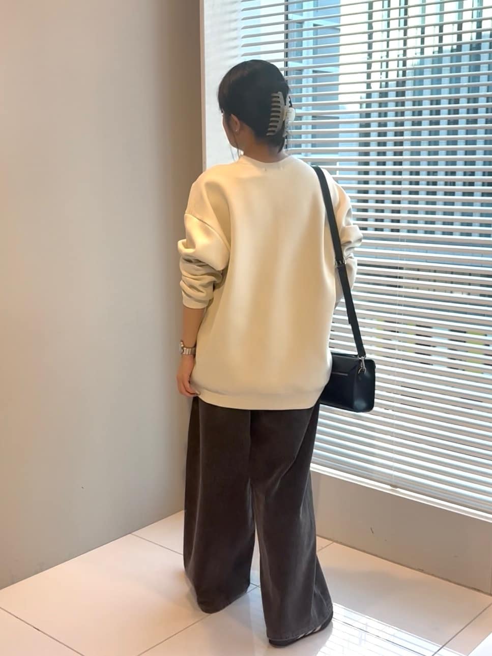 madokaさんの「tk.TAKEO KIKUCHI｜テープブライトスウェット」を使ったコーディネート