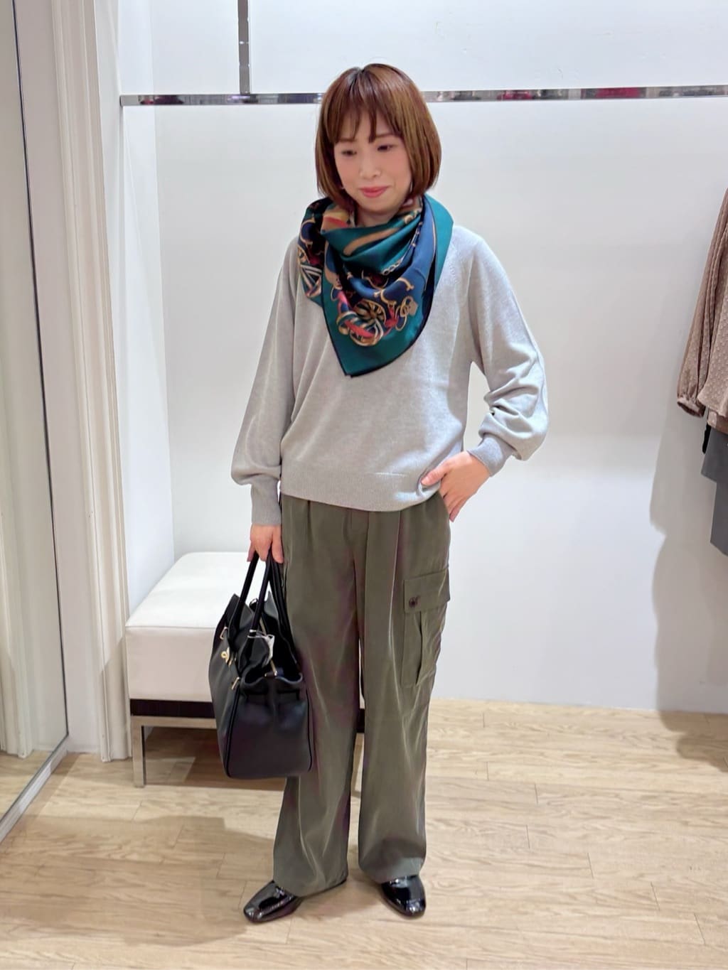Satoさんの「UNTITLED｜【大人きれいめ/ストレート/ワイド】キュプラカーゴパンツ」を使ったコーディネート