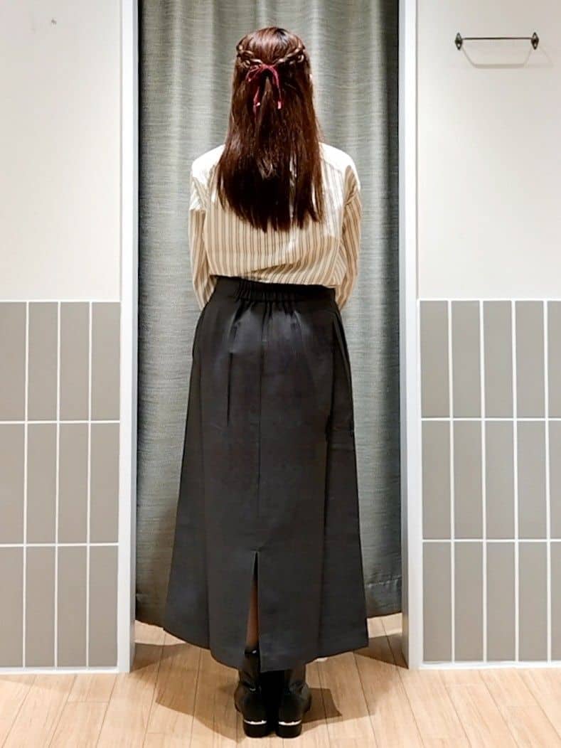 reiaさんの「grove｜スエードフリンジ巾着ショルダーバッグ」を使ったコーディネート