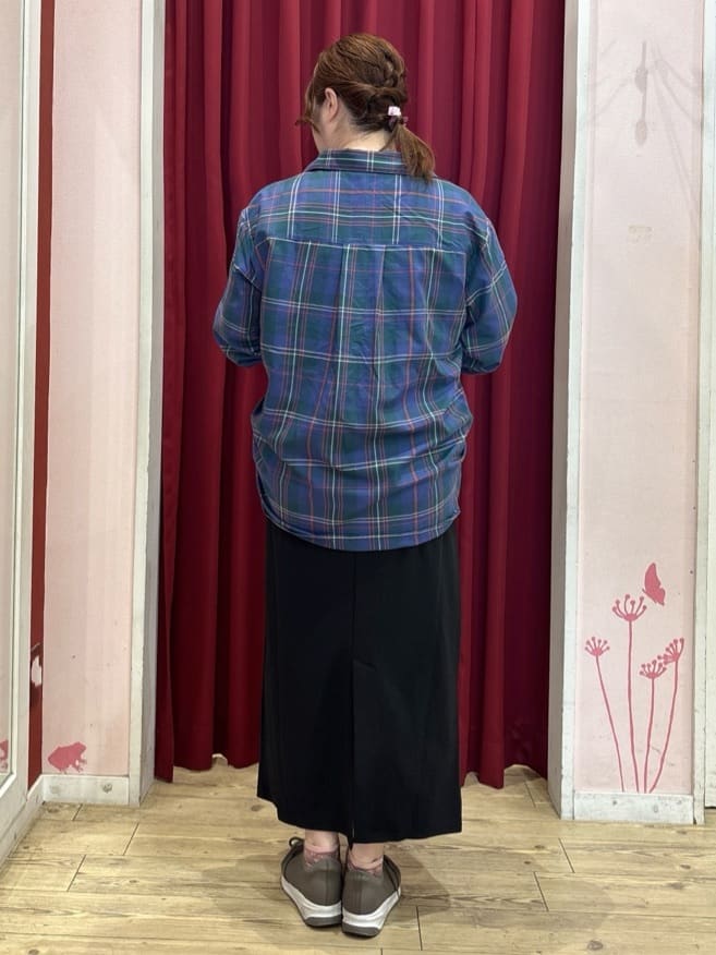 ゆかぴさんの「SHOO･LA･RUE｜【洗濯機可/S-LL】程よい抜け感 大人のチェックシャツ」を使ったコーディネート