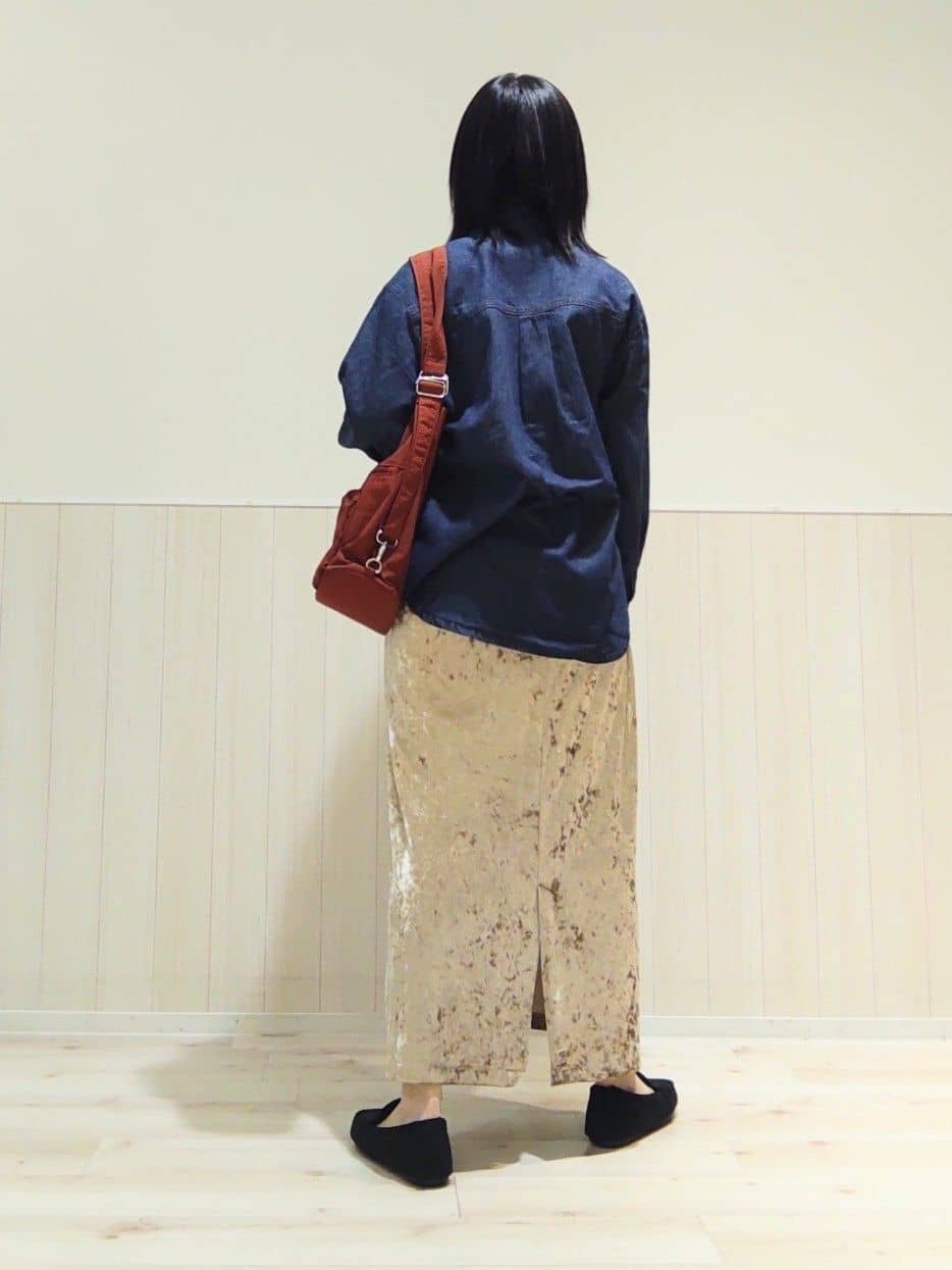 Ariさんの「SHOO･LA･RUE｜グラフィックアソート ベーシックロンT」を使ったコーディネート