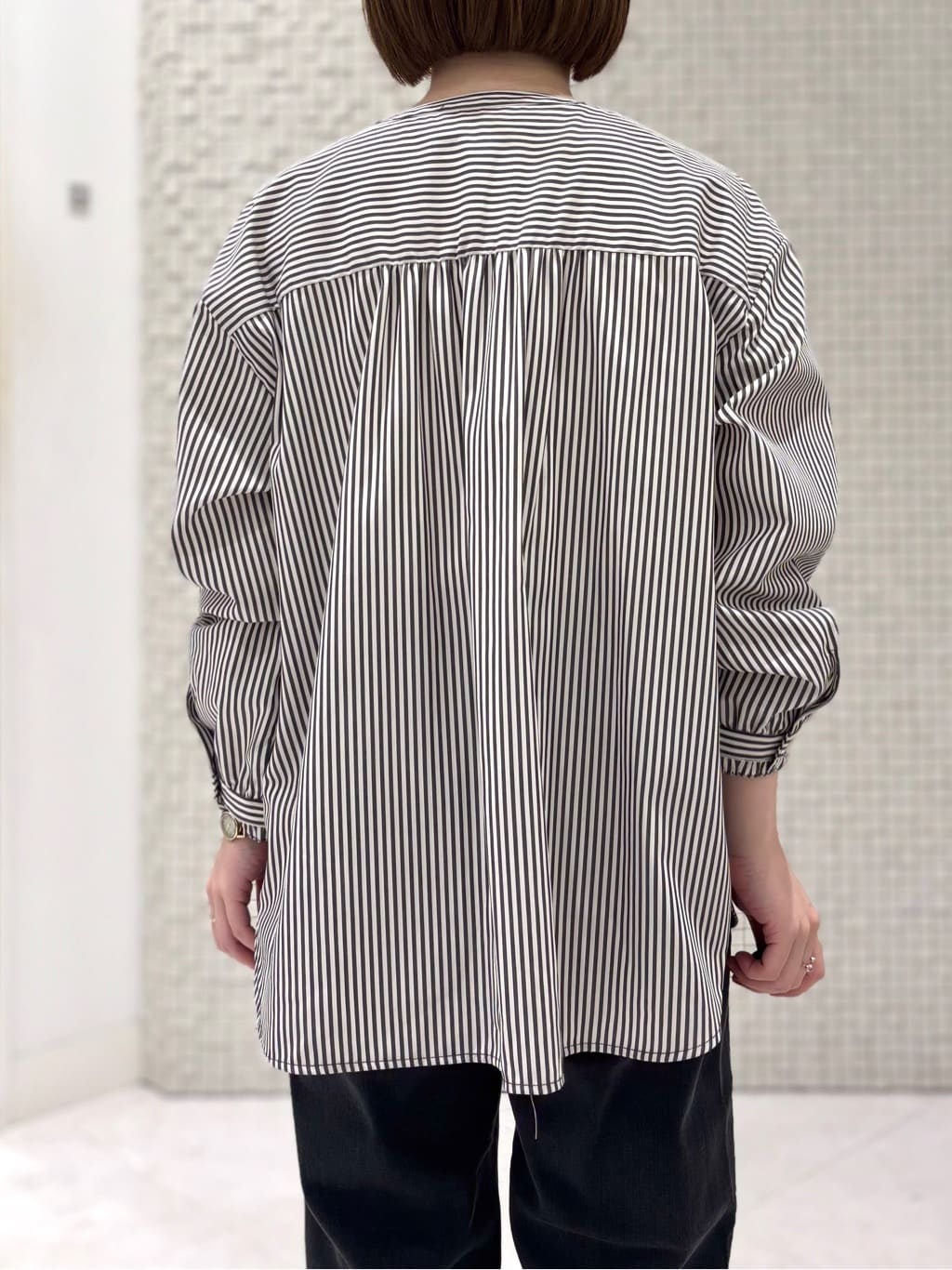 sakuさんの「INDIVI｜【UVケア】プリントフォトロングTシャツ」を使ったコーディネート