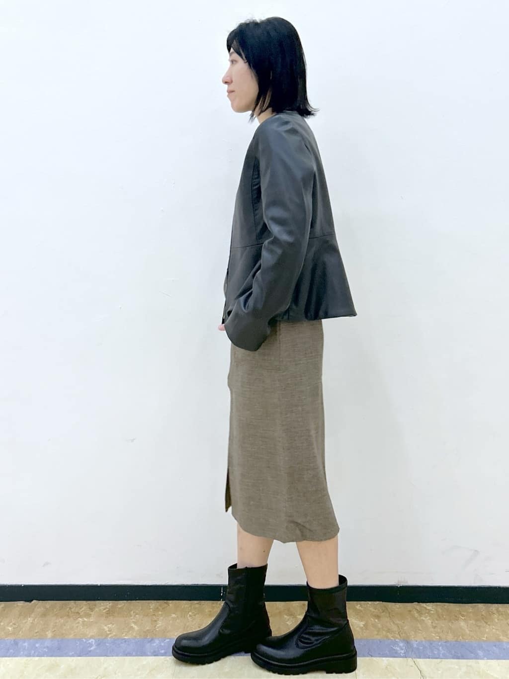 su.さんの「index｜パール調パーツ付きクルーネックニット【洗濯機OK】《8col／XS～3L》」を使ったコーディネート