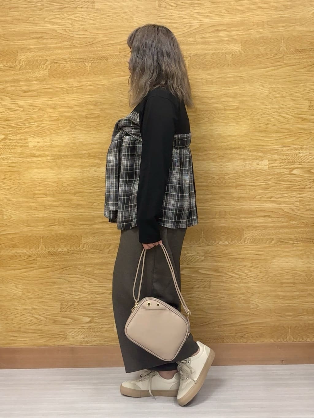 ぁむさんの「SHOO･LA･RUE｜シャツレイヤード風で1枚でサマ見え ロンT」を使ったコーディネート