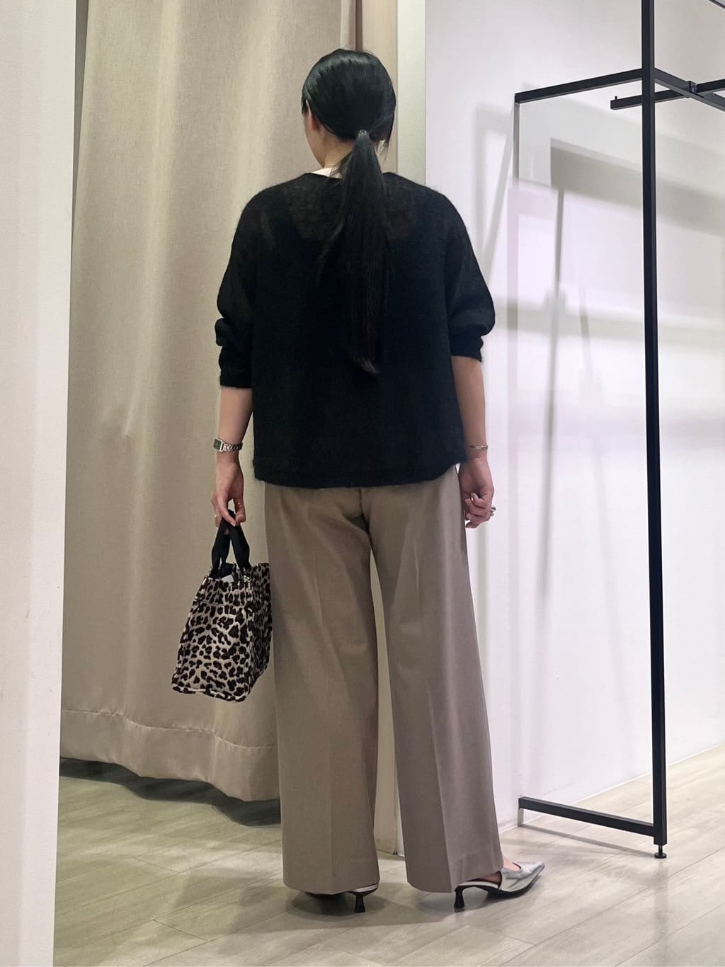 hasuさんの「INDIVI｜【キッドモヘヤ素材】ラウンドヘムニット」を使ったコーディネート