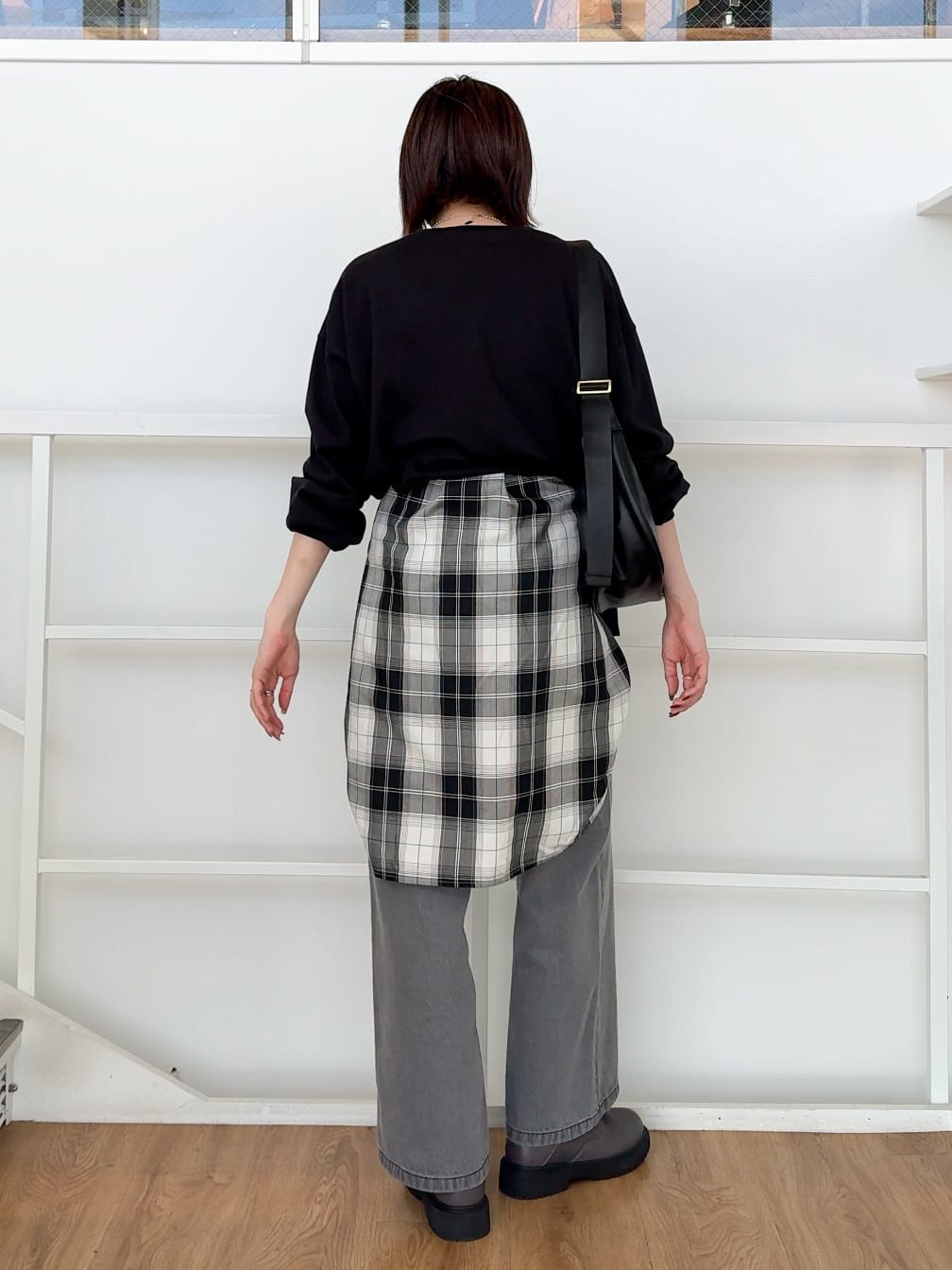 𝐜𝐡𝐢𝐤𝐚さんの「SHOO･LA･RUE｜グラフィックアソート BIGロンT」を使ったコーディネート