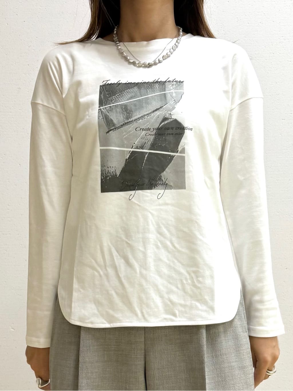 mamiさんの「INDIVI｜【UVケア】プリントフォトロングTシャツ」を使ったコーディネート