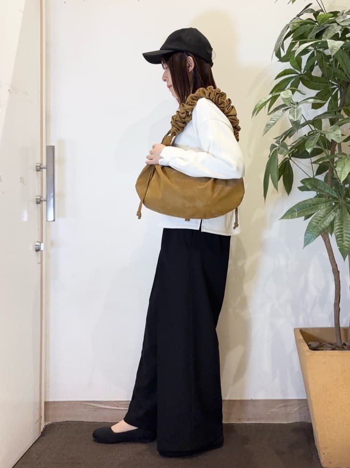 宗形さんの「SHOO･LA･RUE｜スエード調キャップ」を使ったコーディネート