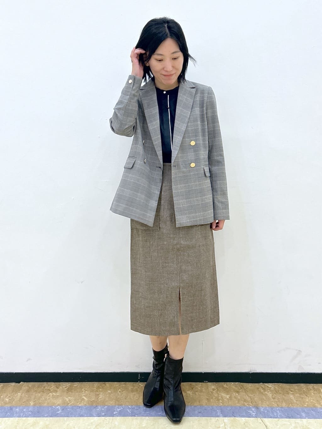 su.さんの「index｜タックデザインバンドカラーブラウス【洗濯機OK】」を使ったコーディネート