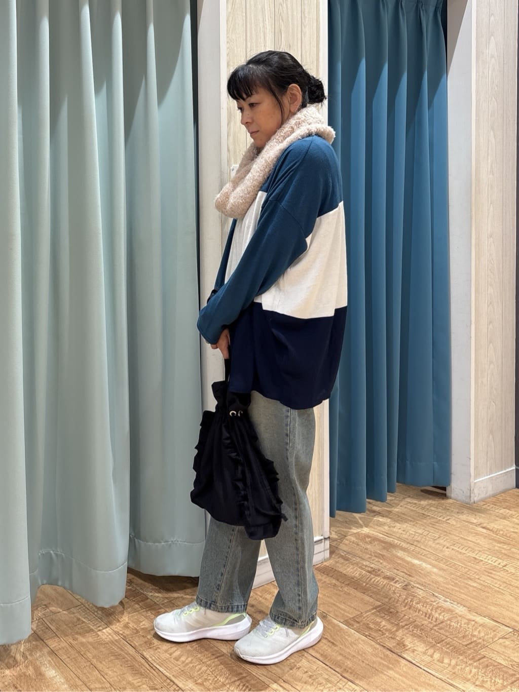 わかさんの「SHOO･LA･RUE｜【S-LL】程よくゆったりな 柔らかデニムテーパードパンツ」を使ったコーディネート