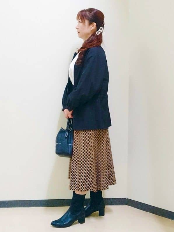 花さんの「Reflect｜【WEB先行カラーあり／セットアップ可】幾何調柄ニットスカート」を使ったコーディネート