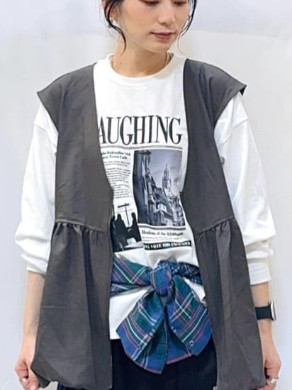 𝐇𝐢𝐫𝐨𝐦𝐢さんの「SHOO･LA･RUE｜【S-LL】美シルエット 裾バルーンシルエットジレ」を使ったコーディネート