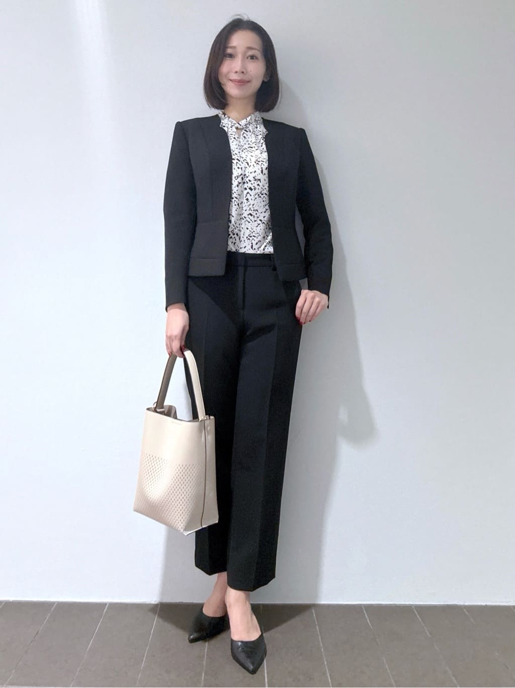 Yukaさんの「COUP DE CHANCE｜【手洗い可／日本製／スーツ可】ストレートパンツ」を使ったコーディネート