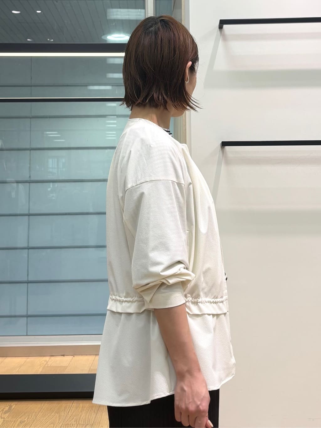 asamiさんの「INDIVI｜【UVケア／吸汗速乾】凹凸素材ねじり袖トップス」を使ったコーディネート