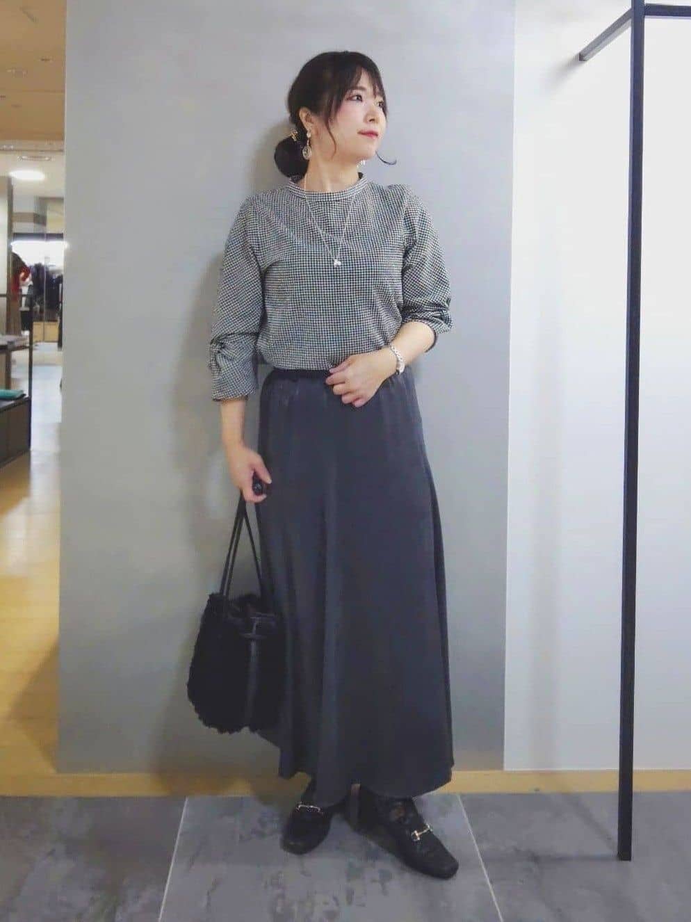 TOMOMIさんの「INDIVI｜ボアミドルバッグ」を使ったコーディネート