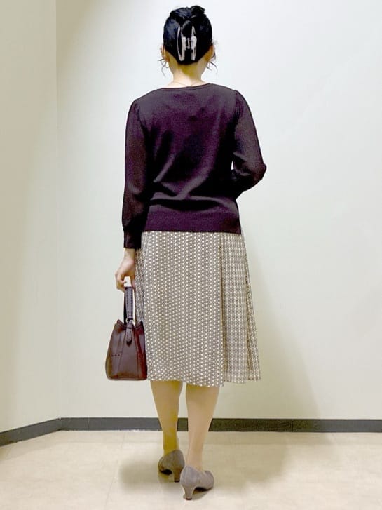  beni_gingerさんの「Reflect｜【秋映え◎】Vネック&times;メッシュスリーブニット」を使ったコーディネート