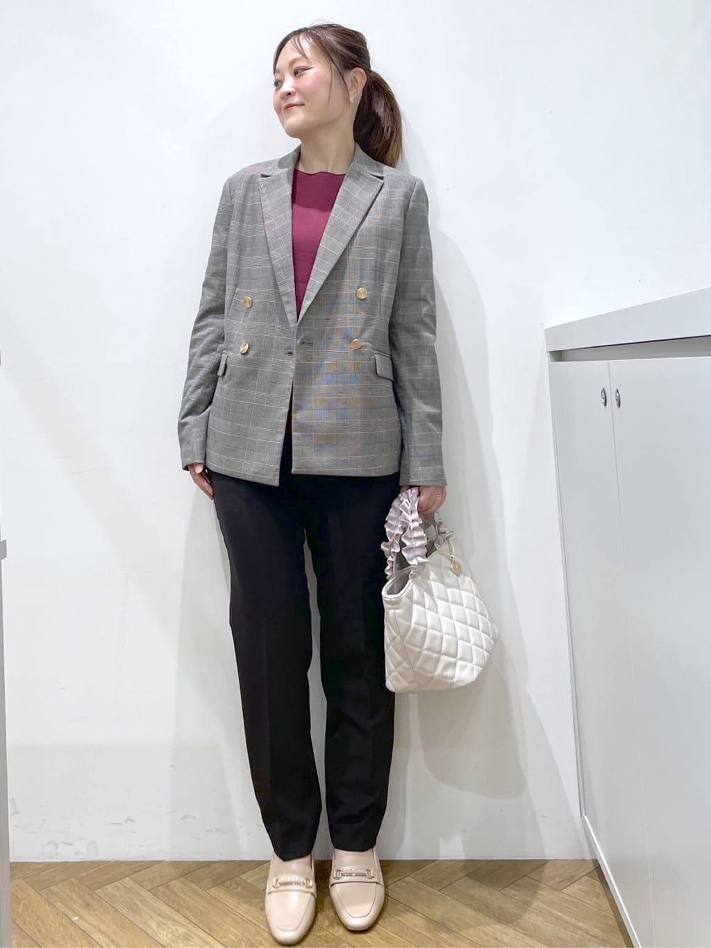 Junさんの「index｜《XS-LLサイズ》ストレッチテーパードパンツ／セットアップ対応【洗濯機洗い可／イージーアイロン／防」を使ったコーディネート