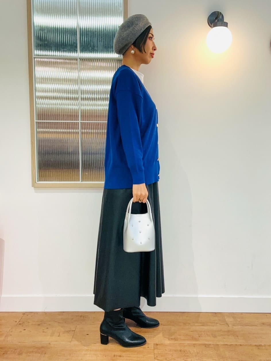 えまんさんの「SHOO･LA･RUE｜【S-LL】美しく見せる ボートネックロンT」を使ったコーディネート