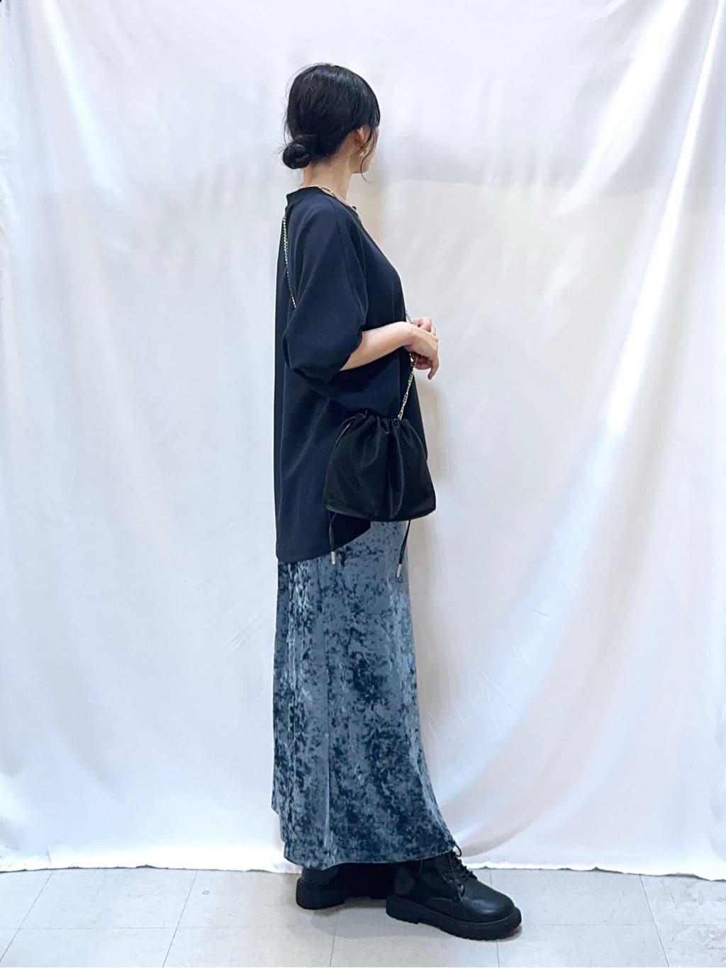 𝐇𝐢𝐫𝐨𝐦𝐢さんの「SHOO･LA･RUE｜【S-LL/体型カバー】とろみ感が心地よい 裾タック ドルマンチュニック」を使ったコーディネート