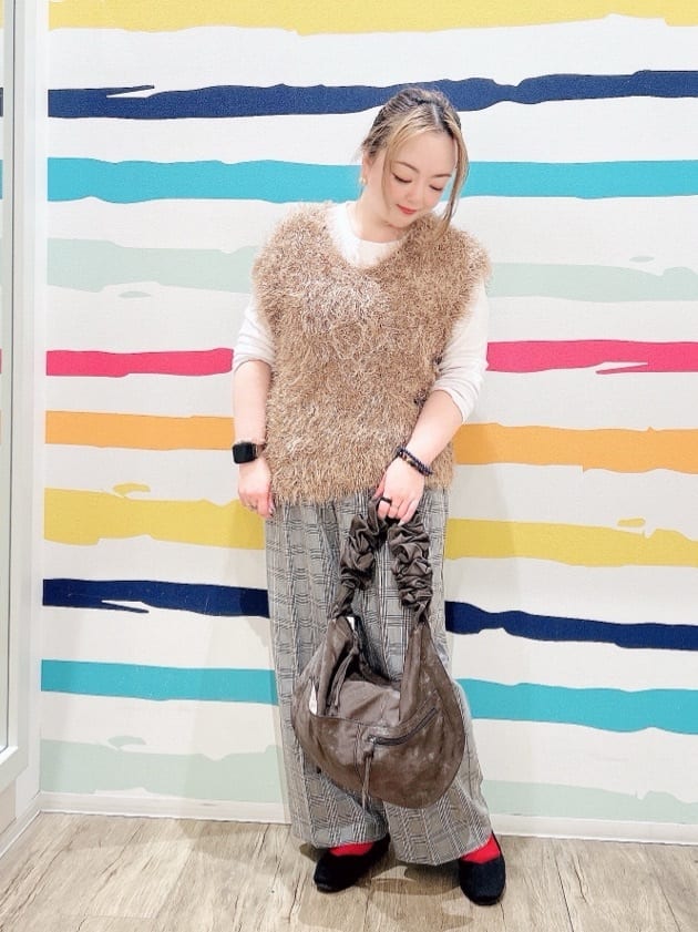 Peeさんの「SHOO･LA･RUE｜【洗濯機可/S-LL】すっきり上品きれい見え タックワイドパンツ」を使ったコーディネート