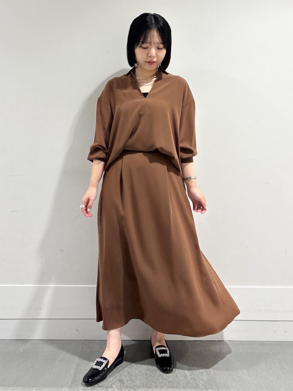 モエカさんの「UNTITLED｜【セットアップ可/スキッパー/ゆったり】リラクパウダーシャツ」を使ったコーディネート