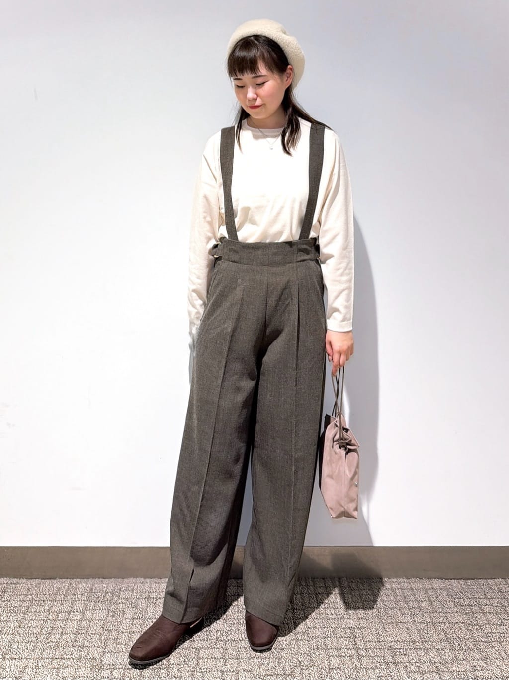 みーさんの「grove｜サス付きセンタープレスワイドパンツ」を使ったコーディネート