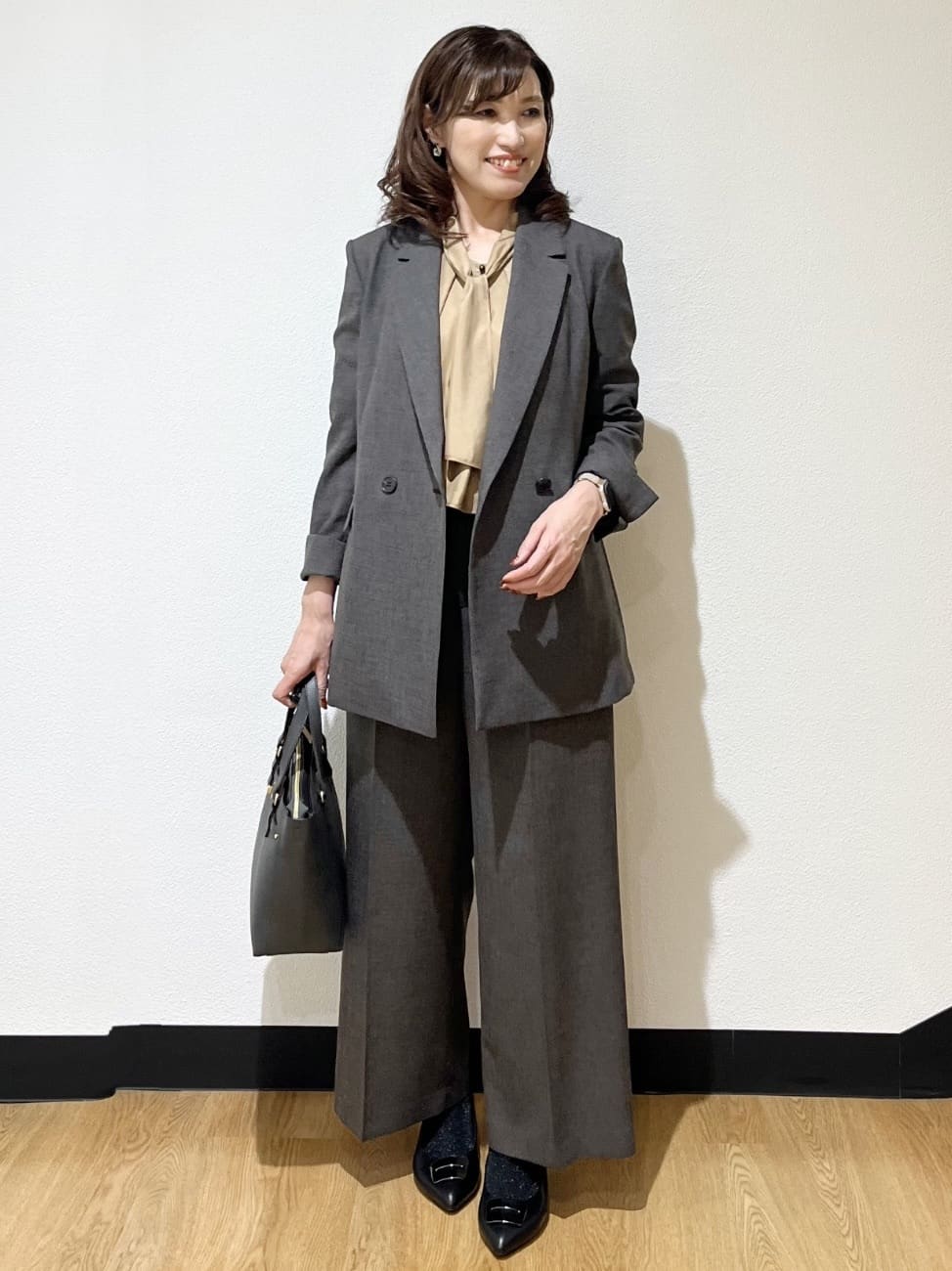 ayaさんの「Reflect｜【キレイめスタイル／通勤におすすめ◎】ボウタイシャンブレーカラーブラウス」を使ったコーディネート