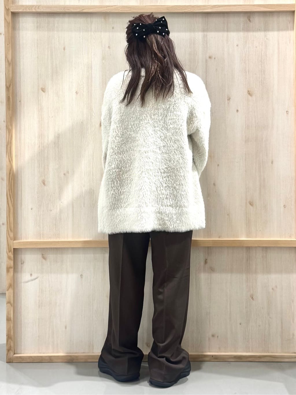 nanaさんの「THE SHOP TK｜【ふわふわあったか】フェザーカーディガン」を使ったコーディネート