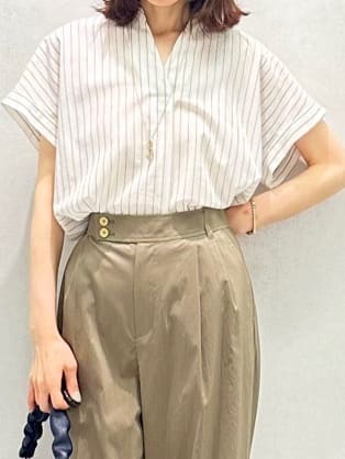 Miwaさんの「UNTITLED｜【洗える/スキッパー】フレンチスリーブシアーブラウス」を使ったコーディネート