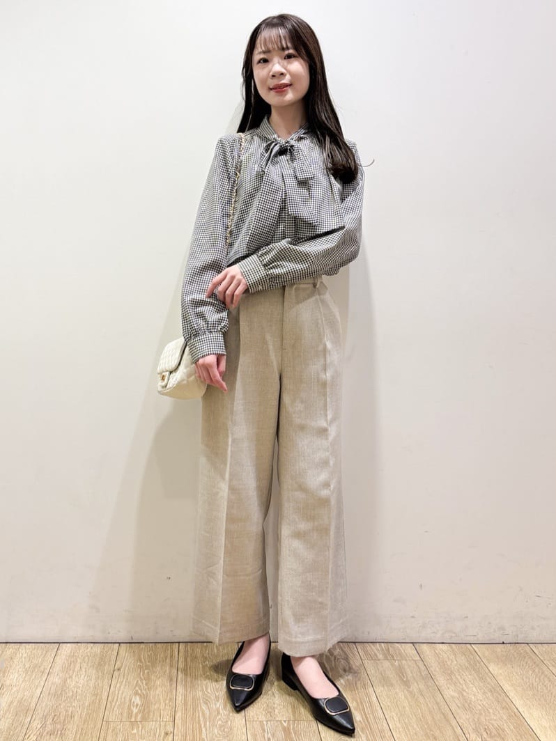 ayaさんの「index｜《andGIRL掲載》フェザーペプラムジレ【洗濯機OK／抗ピル】」を使ったコーディネート