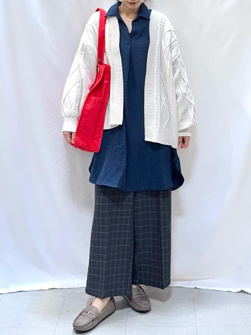 𝐇𝐢𝐫𝐨𝐦𝐢さんの「SHOO･LA･RUE｜【S-LL/体型カバー】さらっとしたタッチが魅力 デニムライクチュニック」を使ったコーディネート