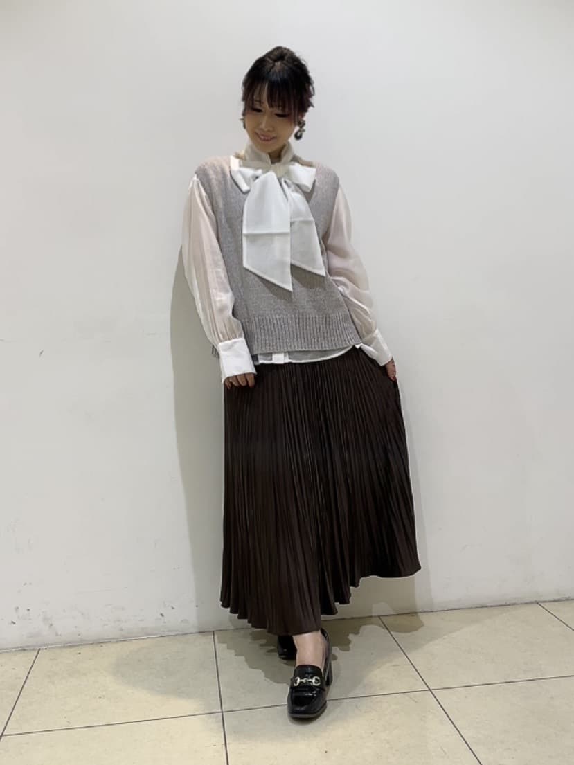 watanabeさんの「UNTITLED｜【重ね着レイヤードに】杢調ニットベスト」を使ったコーディネート