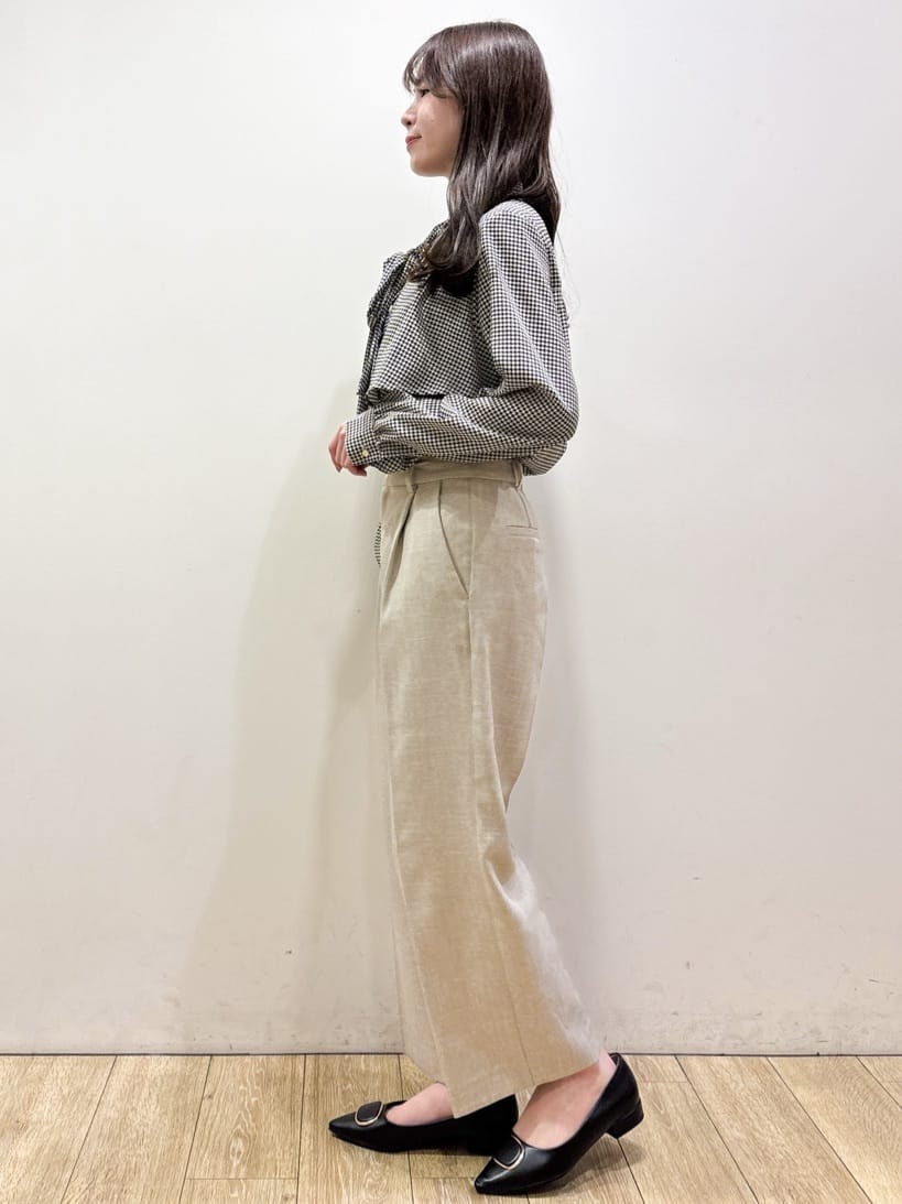 ayaさんの「index｜《andGIRL掲載》フェザーペプラムジレ【洗濯機OK／抗ピル】」を使ったコーディネート