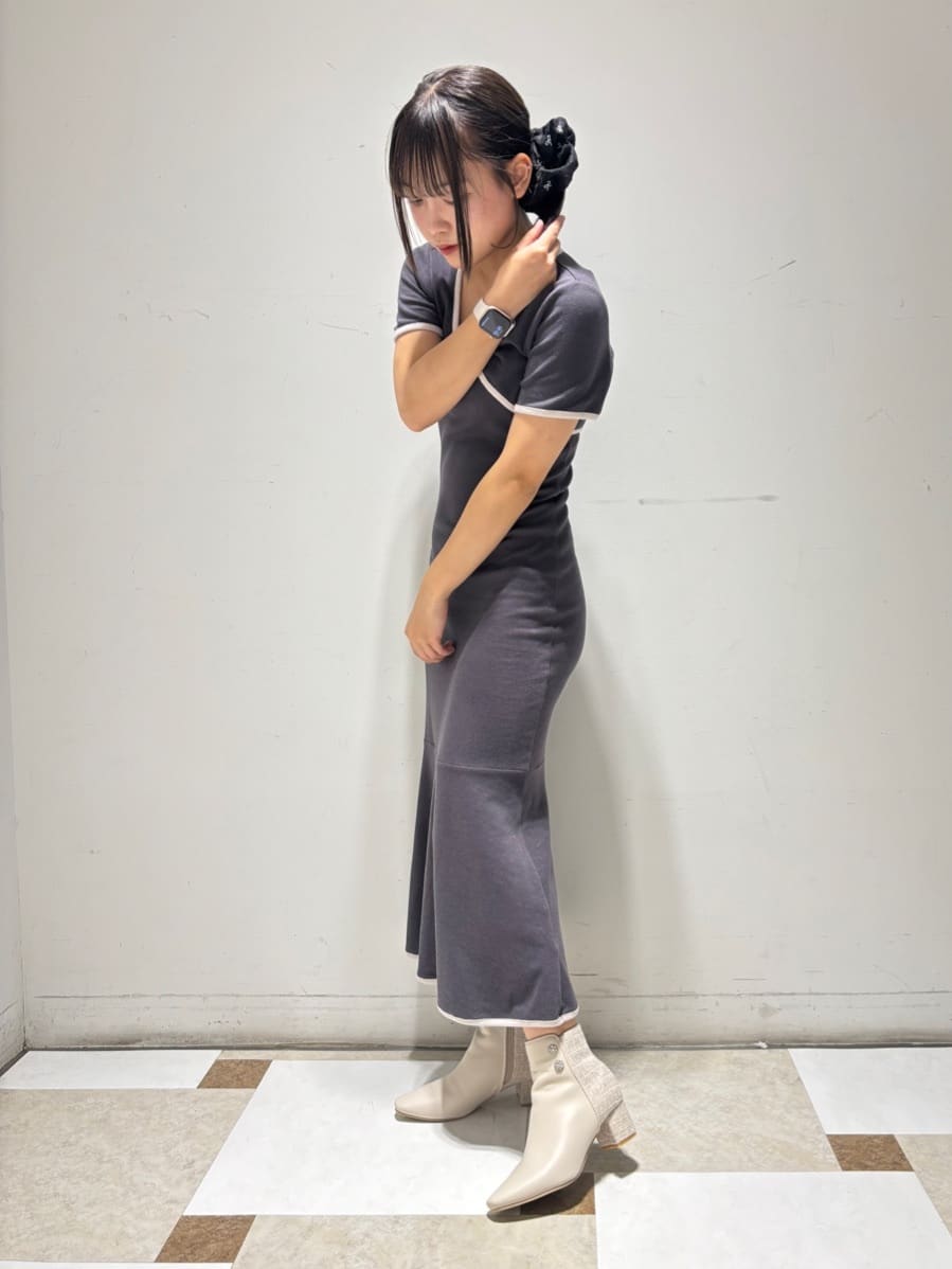 せらら⭐️さんの「ESPERANZA｜ビジュー付きツイードショートブーツ」を使ったコーディネート