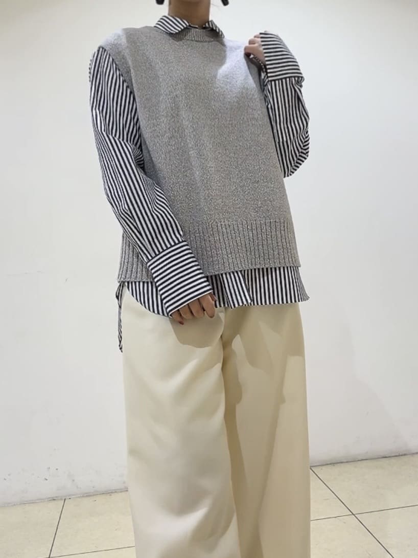 watanabeさんの「UNTITLED｜【重ね着レイヤードに】杢調ニットベスト」を使ったコーディネート