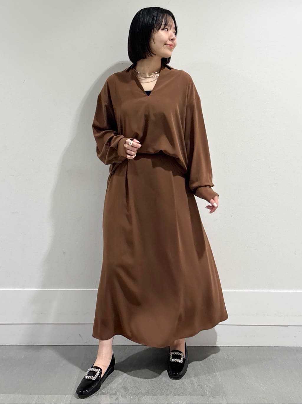 モエカさんの「UNTITLED｜【セットアップ可/スキッパー/ゆったり】リラクパウダーシャツ」を使ったコーディネート