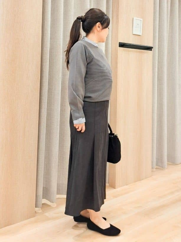 ふるさんの「grove｜もっちりナイロンストレッチトラペーズスカート」を使ったコーディネート