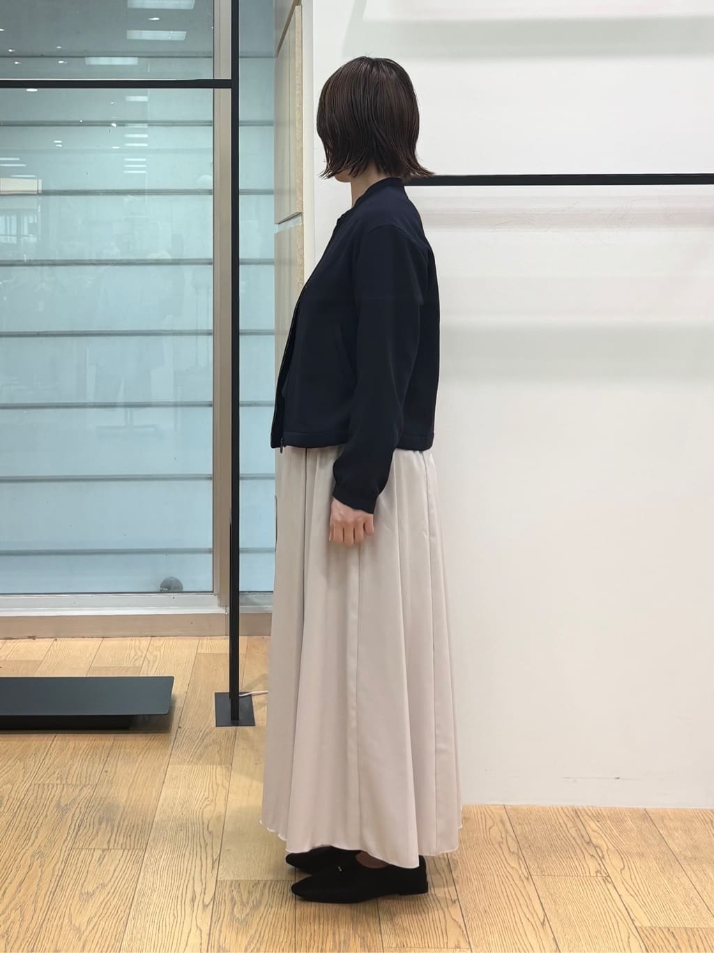 asamiさんの「INDIVI｜【ウール混ラメ素材】Vネック煌めきニット」を使ったコーディネート