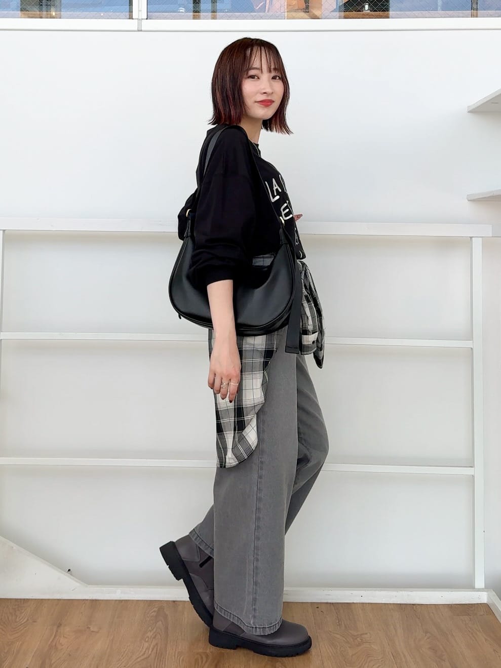 𝐜𝐡𝐢𝐤𝐚さんの「SHOO･LA･RUE｜グラフィックアソート BIGロンT」を使ったコーディネート