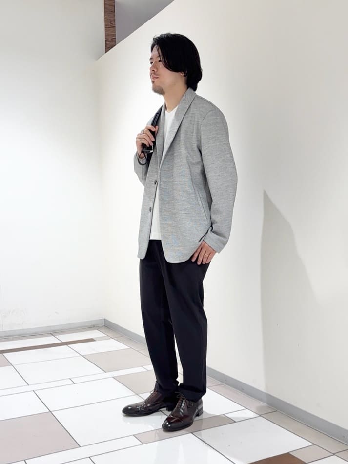 及川さんの「TAKEO KIKUCHI｜【尾州織】ショールカラー カーディガン」を使ったコーディネート