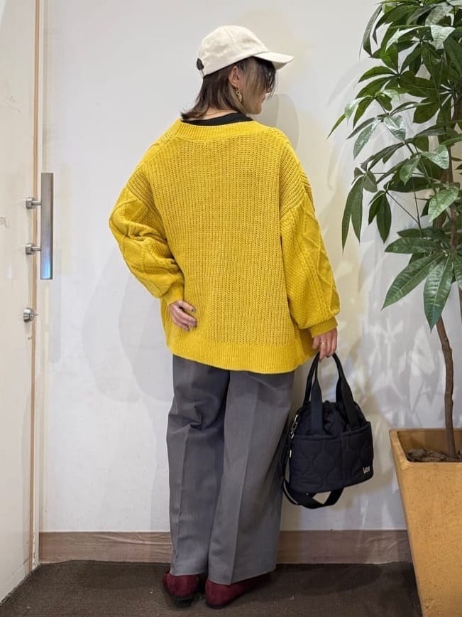 misakiさんの「SHOO･LA･RUE｜【洗濯機可/S-LL】すっきり上品きれい見え タックワイドパンツ」を使ったコーディネート