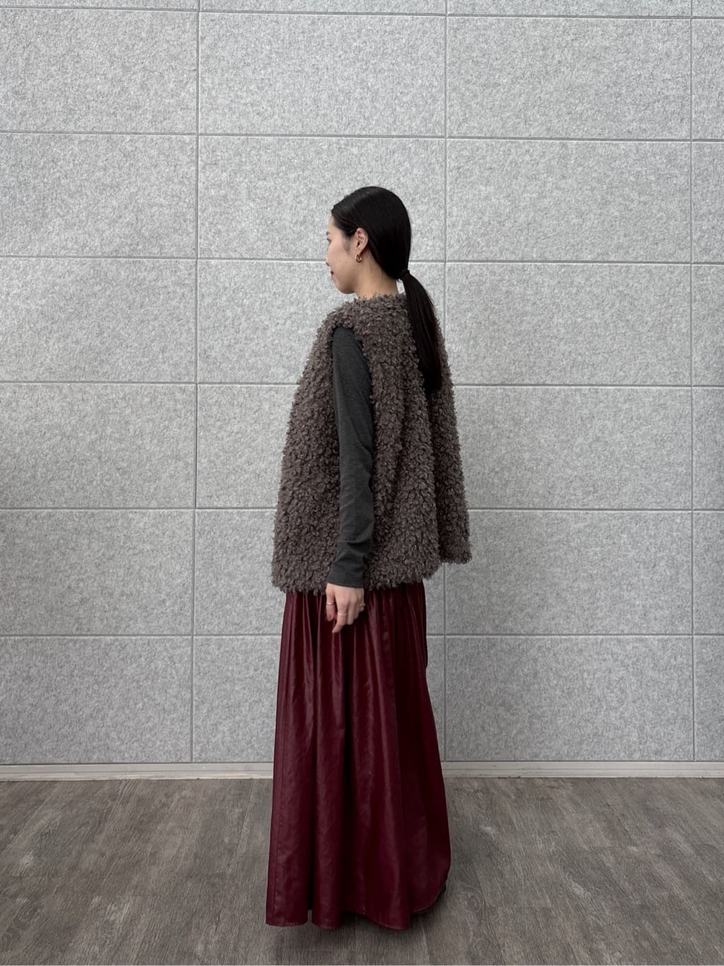 ひなさんの「INDIVI｜カットアウトカットソー」を使ったコーディネート