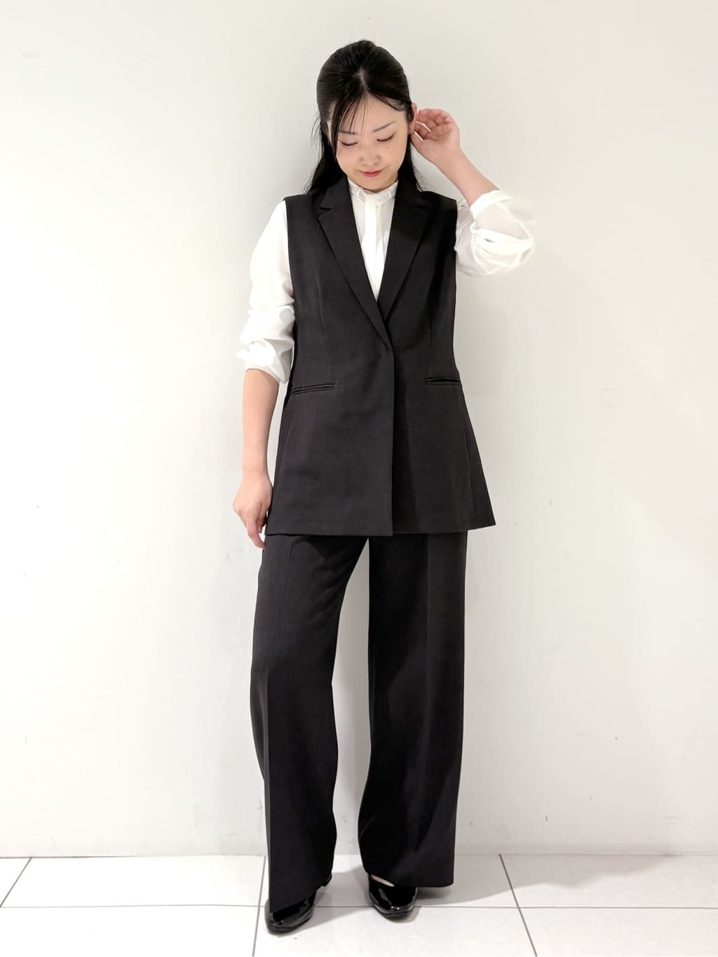 momokoさんの「INDIVI｜【セットアップ可能】凹凸ストレッチ素材テーラードカラージレジャケット」を使ったコーディネート