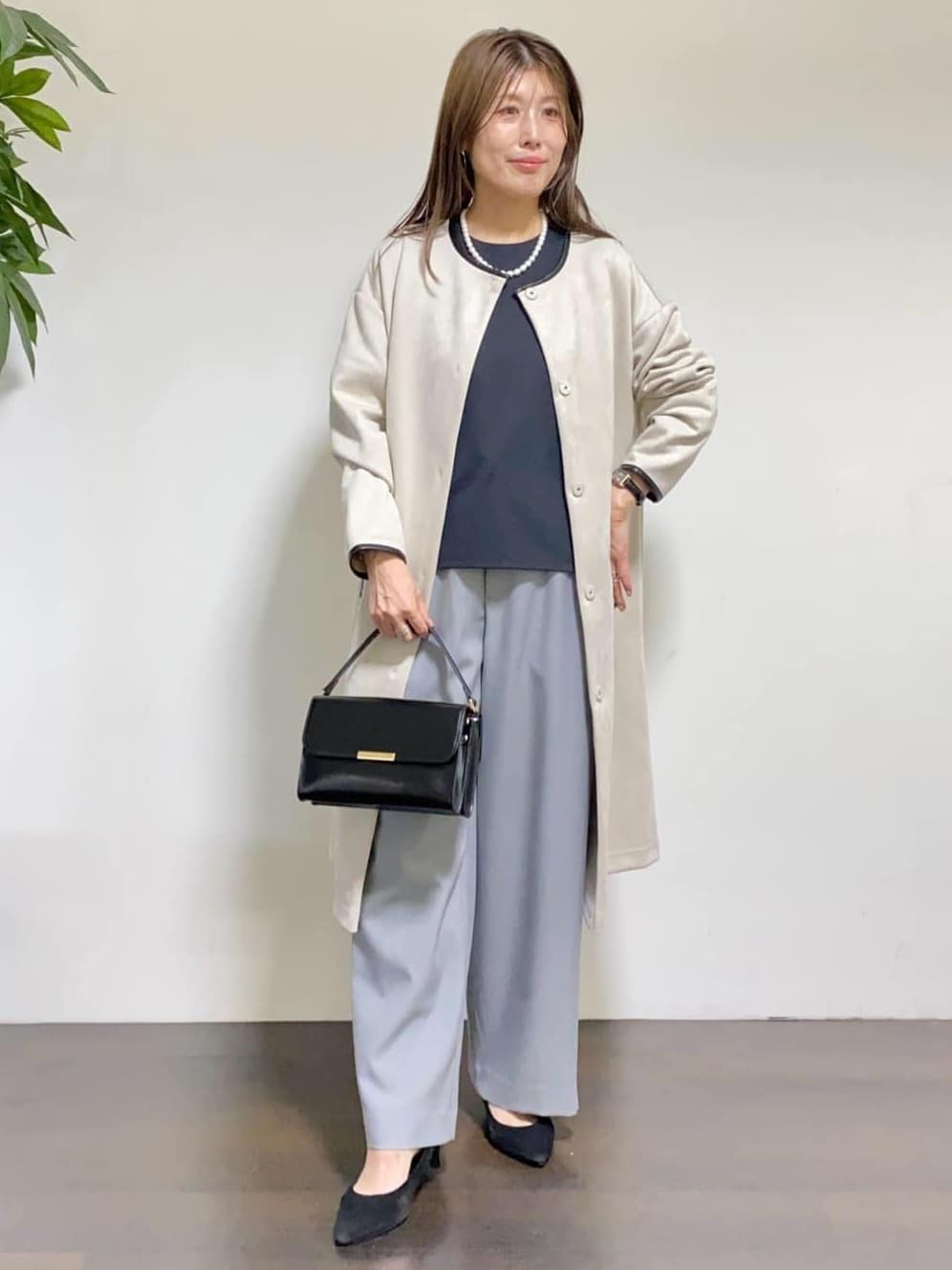 tomoさんの「UNTITLED｜【丸首/Tシャツ風/短丈】シャギースリーブ ポンチカットソー」を使ったコーディネート
