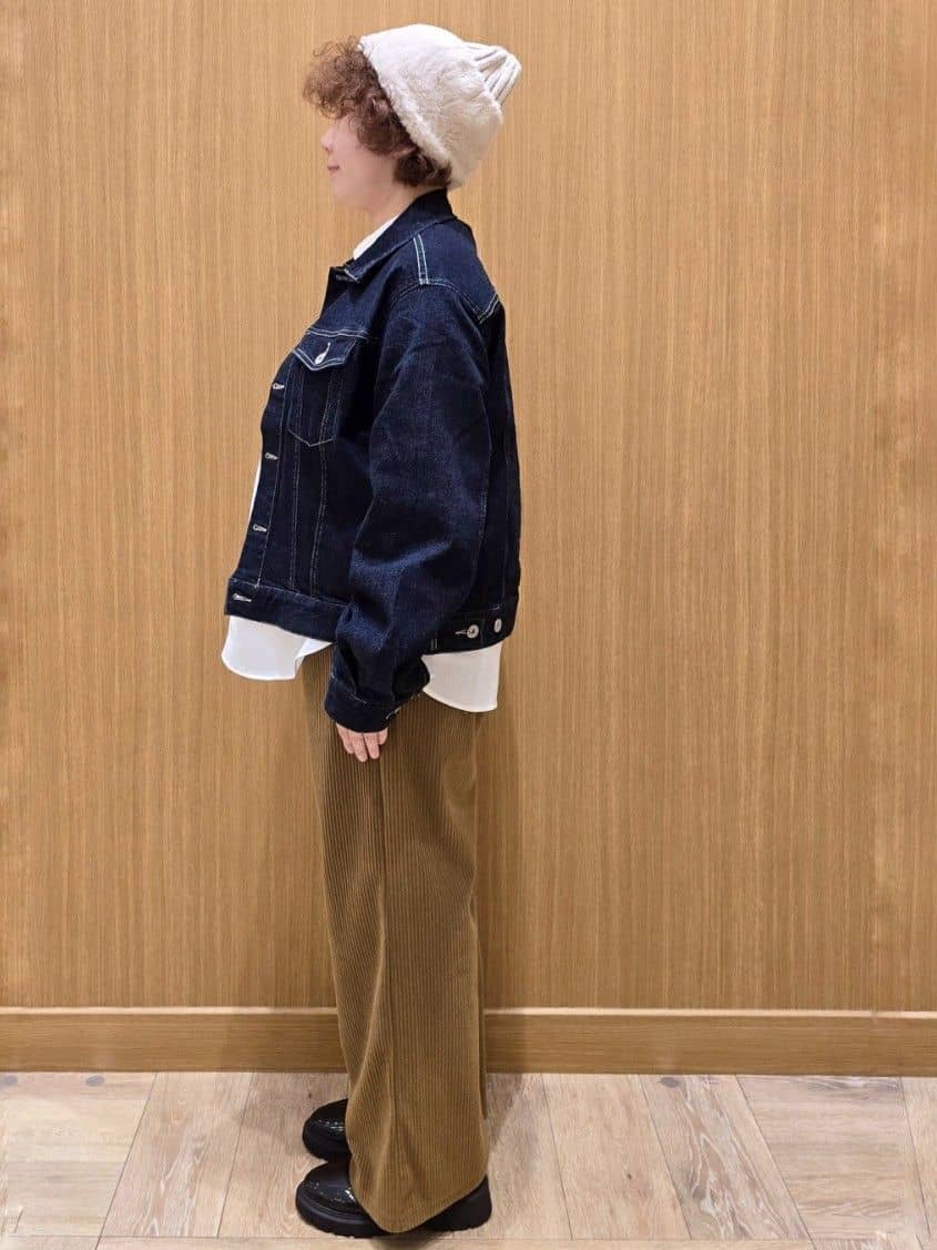 ゆきをさんの「OPAQUE.CLIP｜ポケット刺繍レギュラーカラーシャツ【洗濯機OK】」を使ったコーディネート