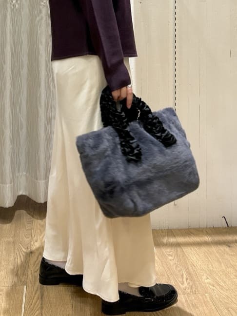 ga_riさんの「THE SHOP TK｜サテンAラインスカート【洗える】」を使ったコーディネート