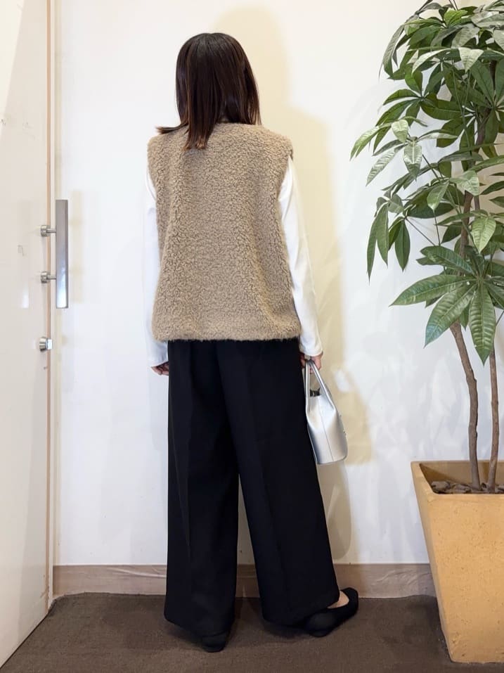 宗形さんの「SHOO･LA･RUE｜ふわふわファーベスト」を使ったコーディネート