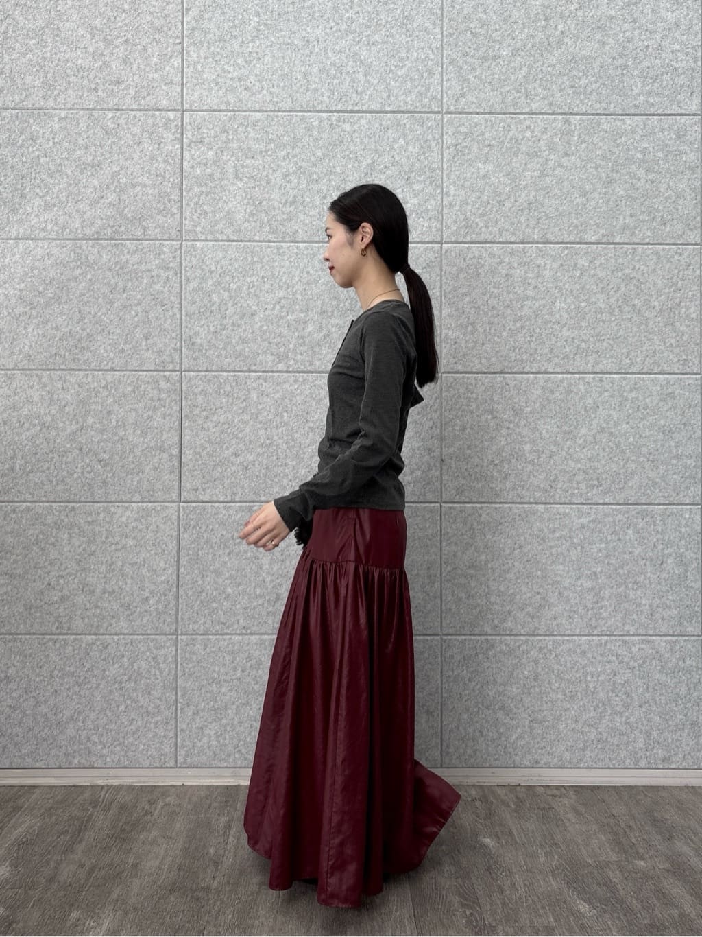 ひなさんの「INDIVI｜カットアウトカットソー」を使ったコーディネート