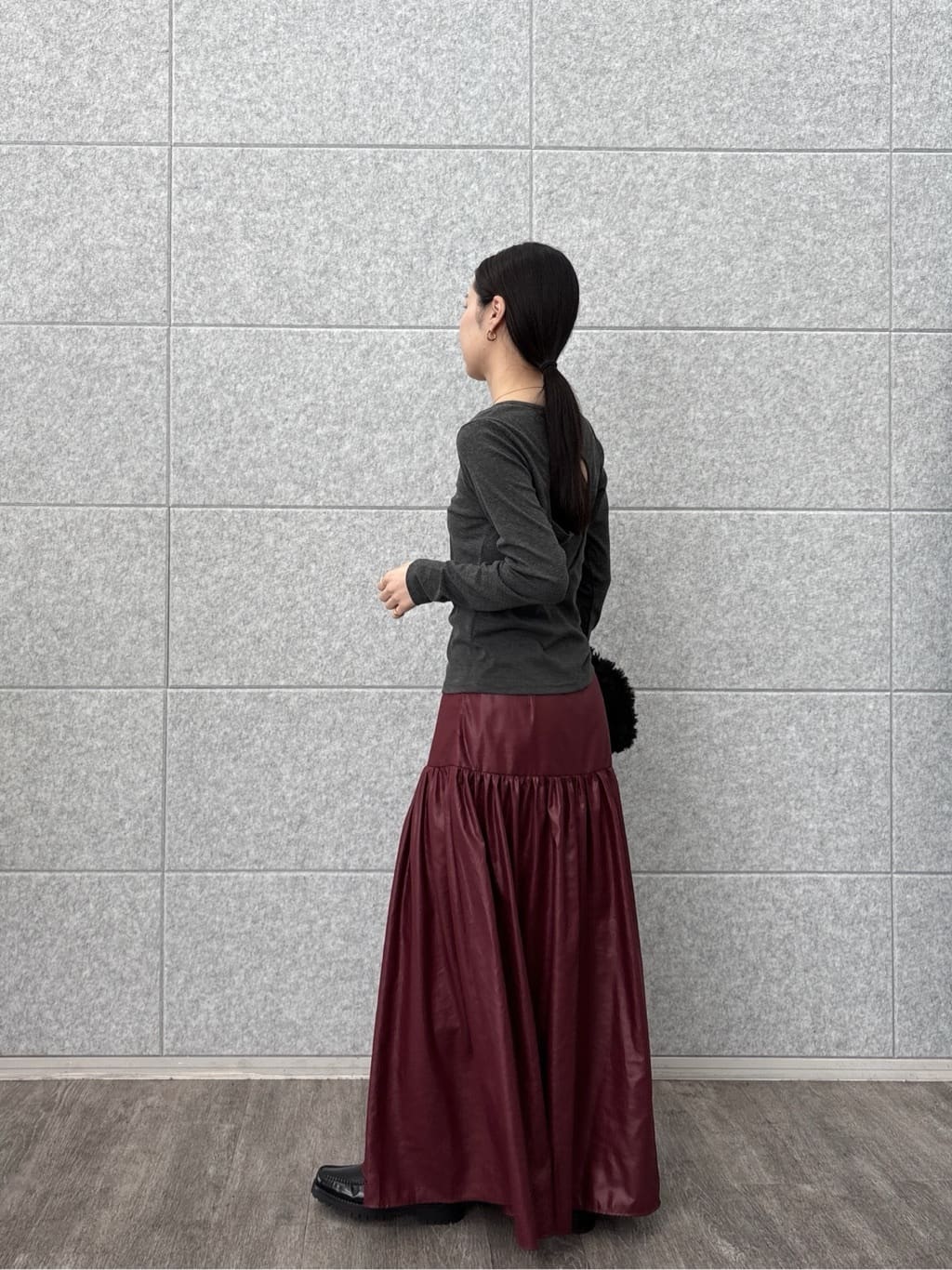 ひなさんの「INDIVI｜カットアウトカットソー」を使ったコーディネート